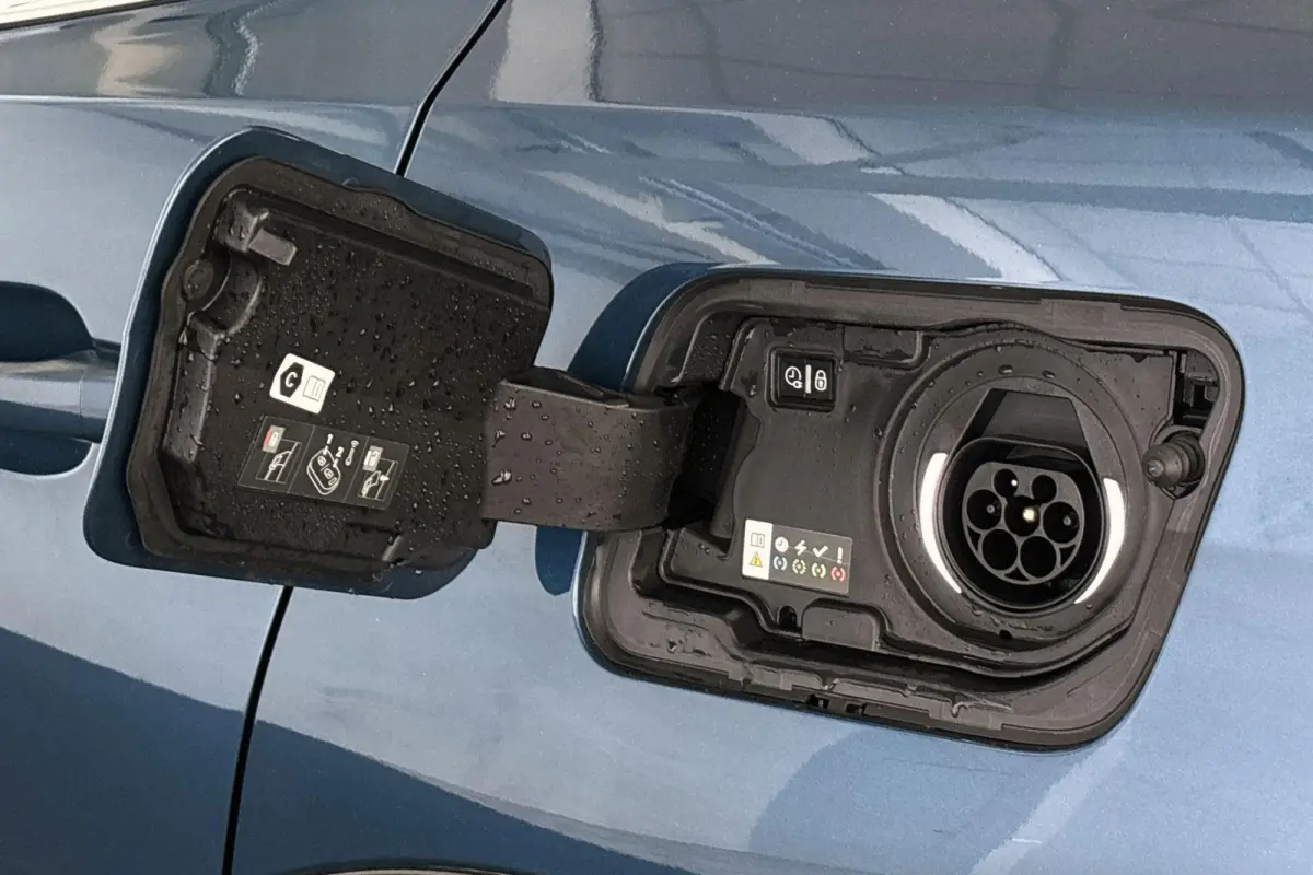 1.6 HYbrid4 300 Blue Lease GT Pano Trekhaak FOCAL Stoelverwarming