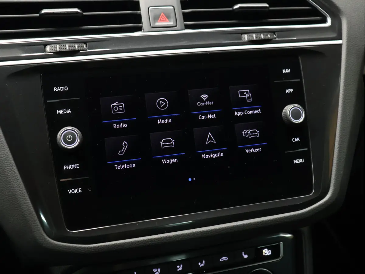 1.4 TSI ACT Comfortline Business R Line [SCHUIFKANTELDAK, APPLE CARPLAY, ANDROID, STOELVERWARMING, ADAPTIVE CRUISE CONTROL, DIGITAL DASH, CAMERA, PDC V+A, ELEKTRISCHE ACHTERKLEP, CLIMATE CON