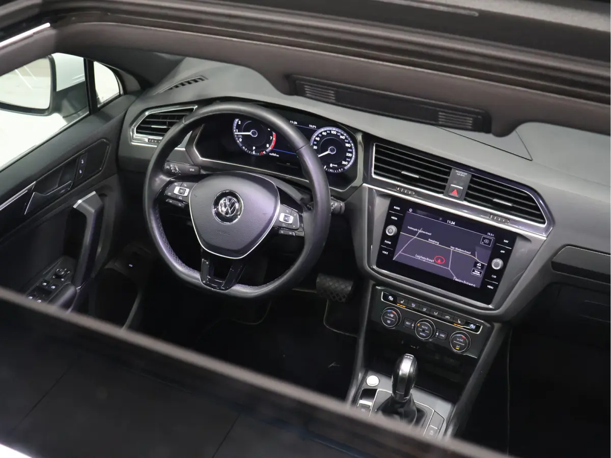 1.4 TSI ACT Comfortline Business R Line [SCHUIFKANTELDAK, APPLE CARPLAY, ANDROID, STOELVERWARMING, ADAPTIVE CRUISE CONTROL, DIGITAL DASH, CAMERA, PDC V+A, ELEKTRISCHE ACHTERKLEP, CLIMATE CON