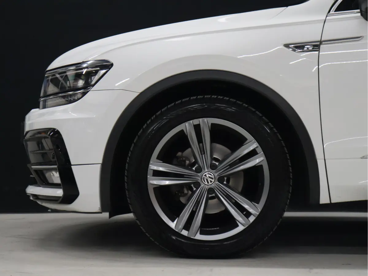 1.4 TSI ACT Comfortline Business R Line [SCHUIFKANTELDAK, APPLE CARPLAY, ANDROID, STOELVERWARMING, ADAPTIVE CRUISE CONTROL, DIGITAL DASH, CAMERA, PDC V+A, ELEKTRISCHE ACHTERKLEP, CLIMATE CON