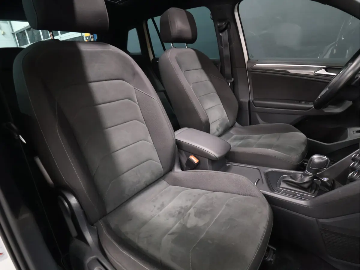 1.4 TSI ACT Comfortline Business R Line [SCHUIFKANTELDAK, APPLE CARPLAY, ANDROID, STOELVERWARMING, ADAPTIVE CRUISE CONTROL, DIGITAL DASH, CAMERA, PDC V+A, ELEKTRISCHE ACHTERKLEP, CLIMATE CON