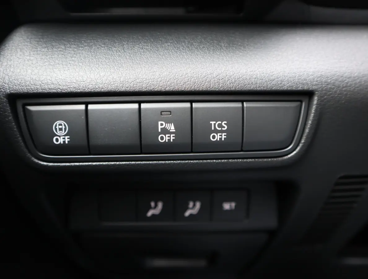 e-SkyActiv 145 First Edition 36 kWh | SOH 94% | Voorstoelen verwarmd | HUD | Camera | Memory Seats