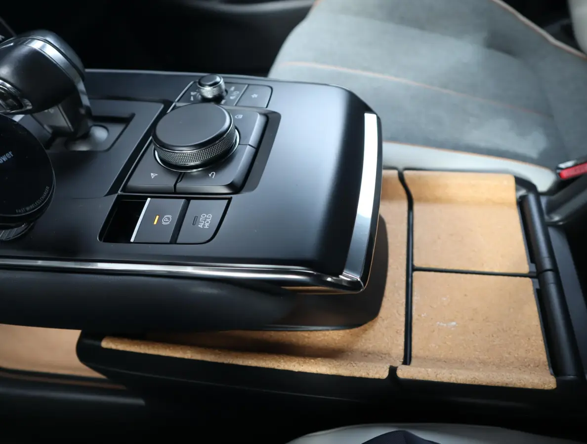 e-SkyActiv 145 First Edition 36 kWh | SOH 94% | Voorstoelen verwarmd | HUD | Camera | Memory Seats