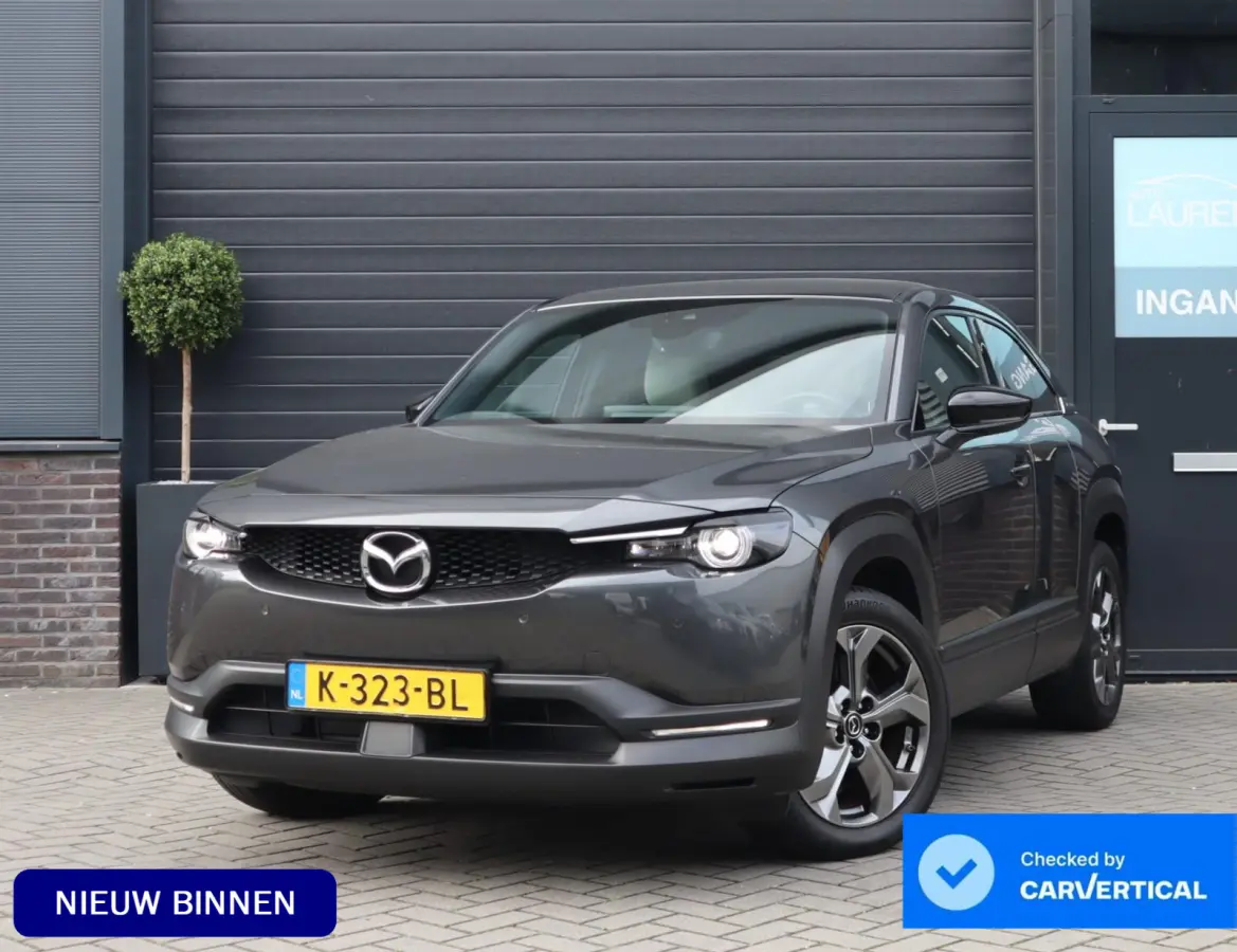 e-SkyActiv 145 First Edition 36 kWh | SOH 94% | Voorstoelen verwarmd | HUD | Camera | Memory Seats