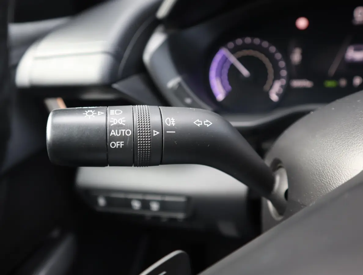 e-SkyActiv 145 First Edition 36 kWh | SOH 94% | Voorstoelen verwarmd | HUD | Camera | Memory Seats
