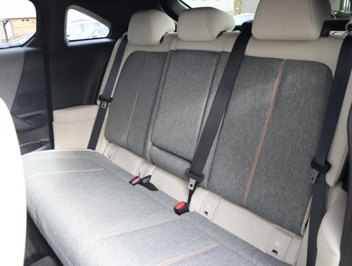 e-SkyActiv 145 First Edition 36 kWh | SOH 94% | Voorstoelen verwarmd | HUD | Camera | Memory Seats