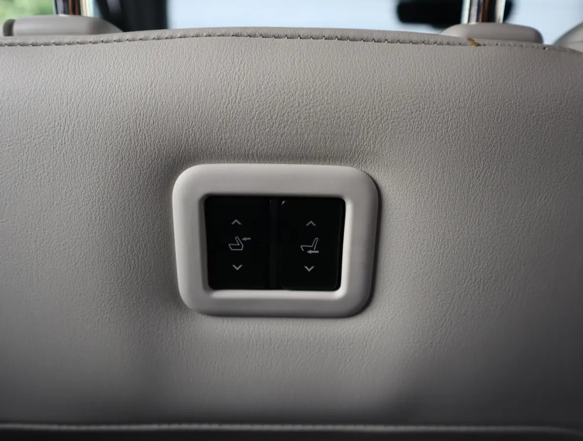 e-SkyActiv 145 First Edition 36 kWh | SOH 94% | Voorstoelen verwarmd | HUD | Camera | Memory Seats