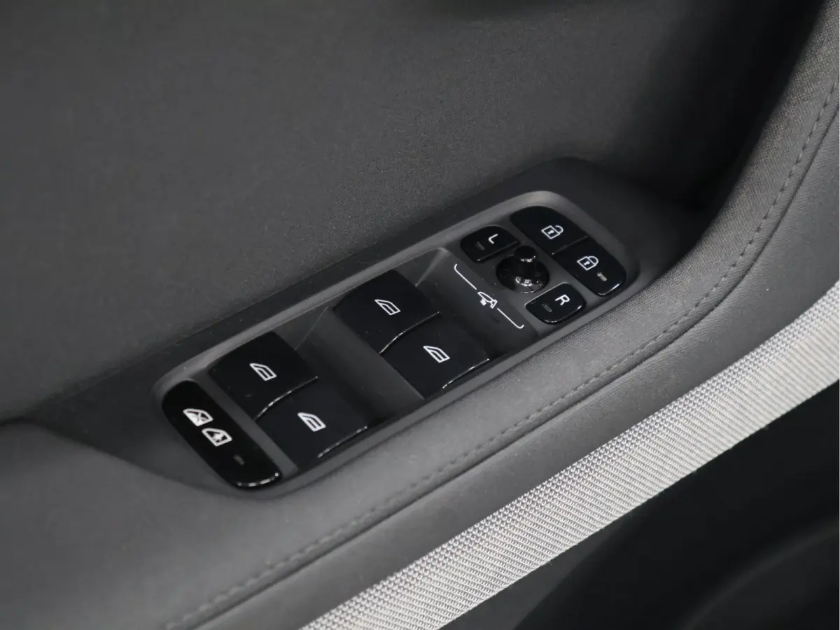 Long Range Single Motor 78 kWh [TREKHAAK UITKLAPBAAR, APPLE CARPLAY, ANDROID, HARMAN/KARDON, MEMORY SEATS, PANORAMADAK, STUURVERWARMING, STOELVERWARMING V+A, DRAADLOZE LADER, 360 CAMERA, ADA