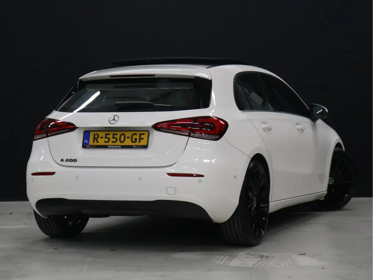 200 Business Solution [SCHUIFKANTELDAK, SFEERVERLICHTING, STOELVERWARMING, CAMERA, HALF LEDER, CRUISE, PDC V+A, BLUETOOTH, CLIMATE, NIEUWSTAAT]