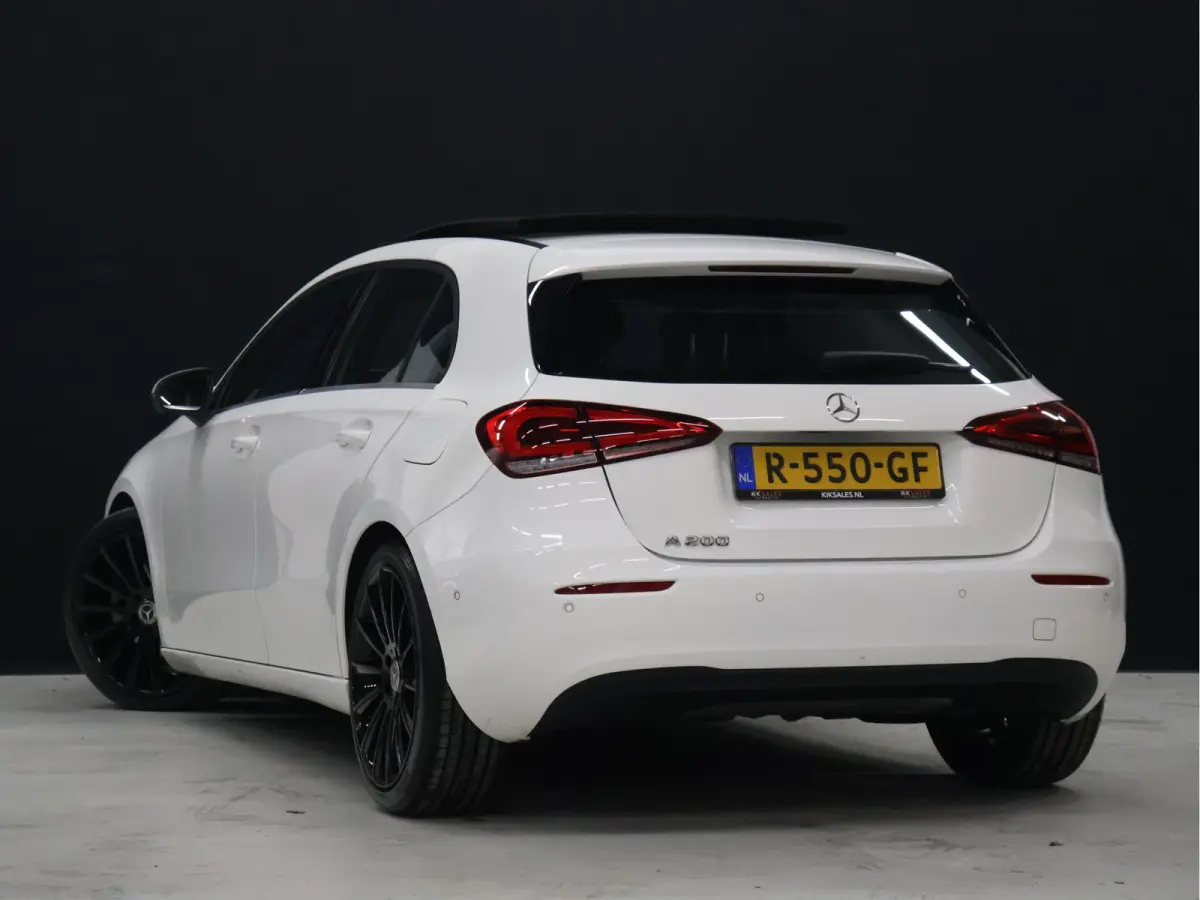 200 Business Solution [SCHUIFKANTELDAK, SFEERVERLICHTING, STOELVERWARMING, CAMERA, HALF LEDER, CRUISE, PDC V+A, BLUETOOTH, CLIMATE, NIEUWSTAAT]