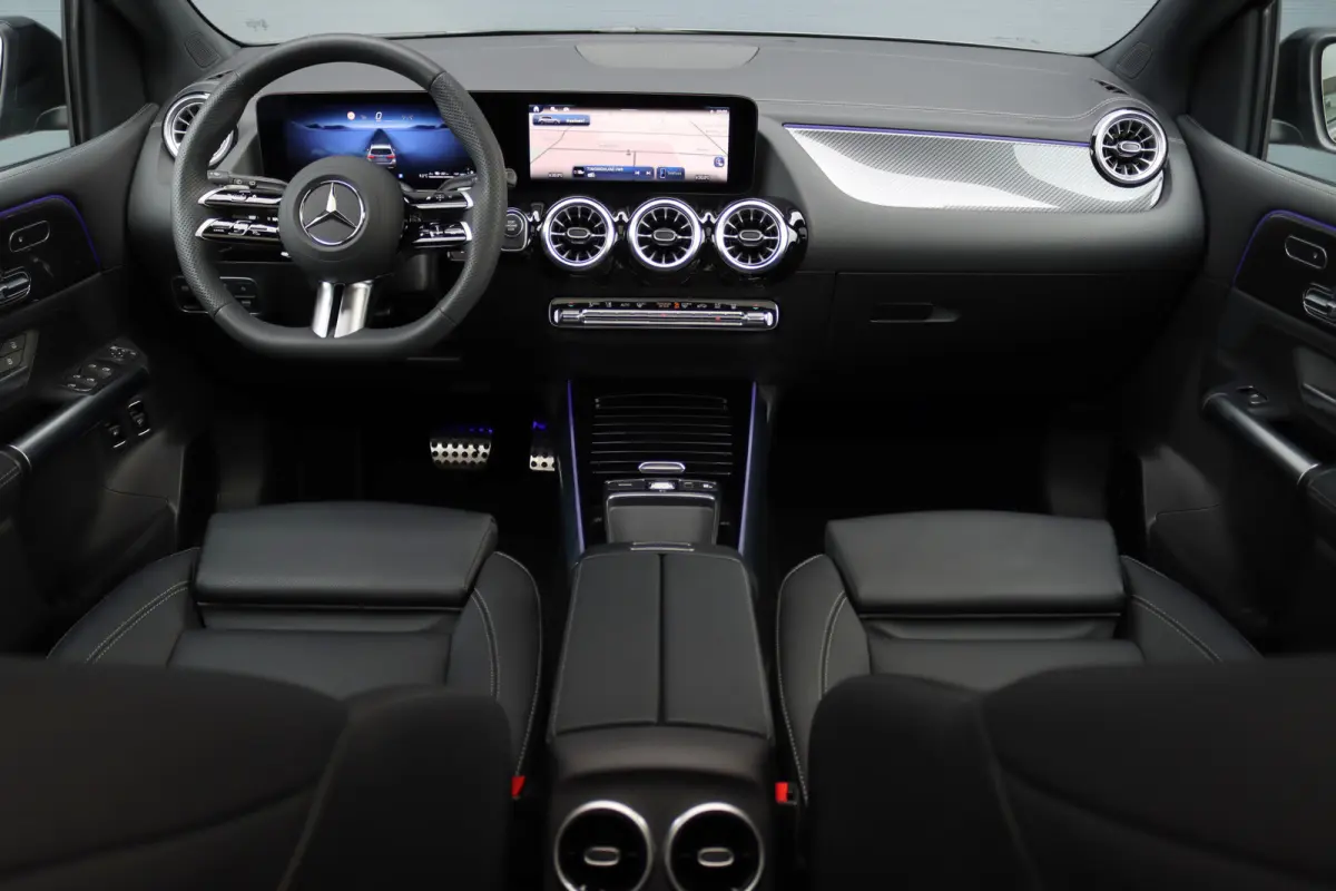 250 e AMG Line | Panoramadak | Memory | Distronic | AMG Exclusief-pakket | Trekhaak | Surround Camera | Leder | Dodehoekassistent | Mutlibeam LED |