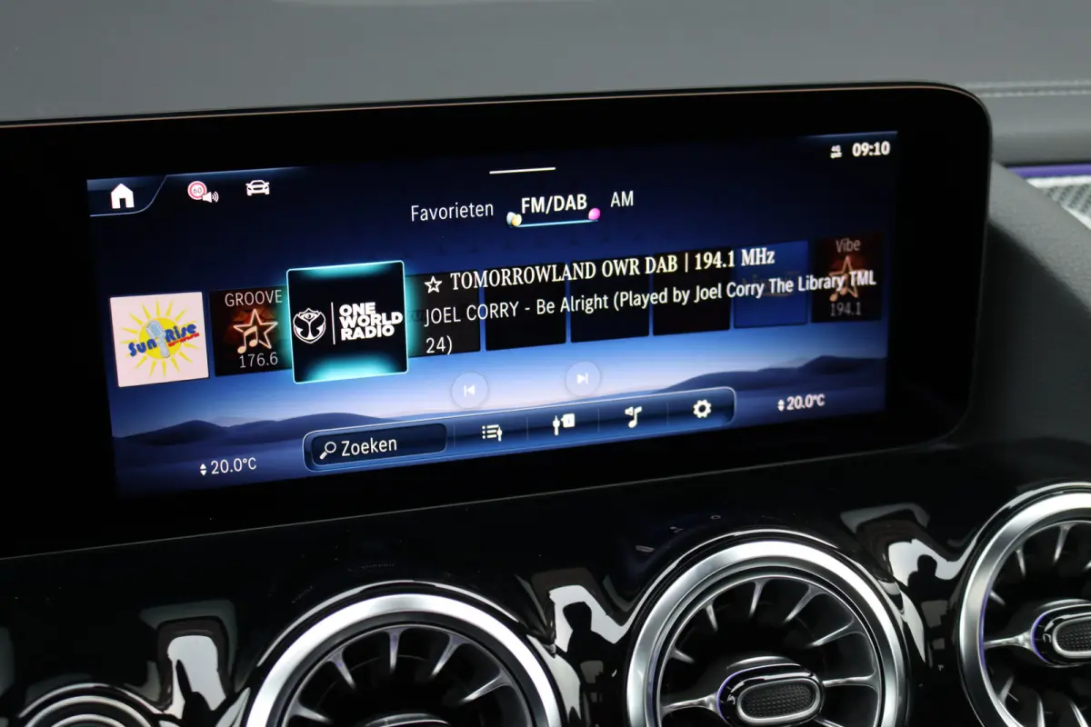 250 e AMG Line | Panoramadak | Memory | Distronic | AMG Exclusief-pakket | Trekhaak | Surround Camera | Leder | Dodehoekassistent | Mutlibeam LED |