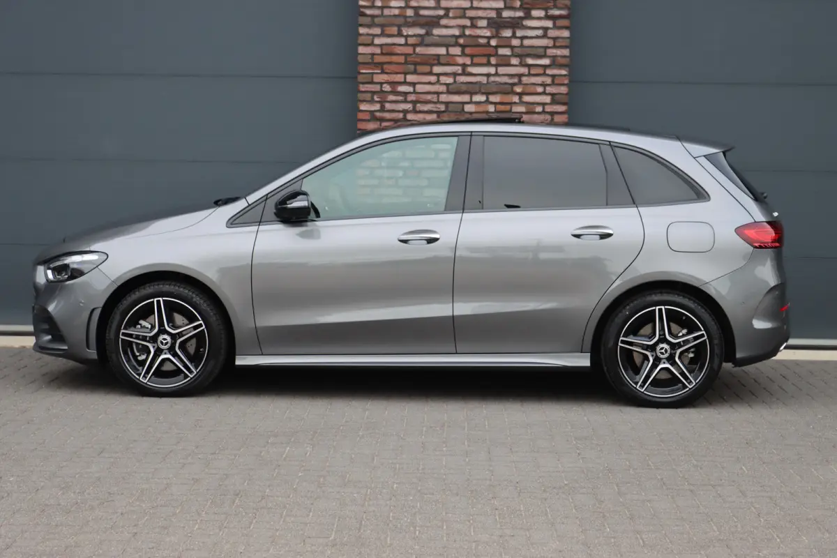 250 e AMG Line | Panoramadak | Memory | Distronic | AMG Exclusief-pakket | Trekhaak | Surround Camera | Leder | Dodehoekassistent | Mutlibeam LED |