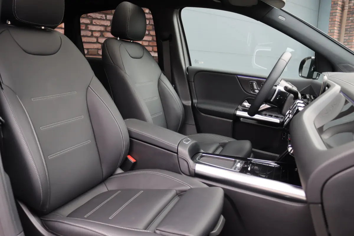 250 e AMG Line | Panoramadak | Memory | Distronic | AMG Exclusief-pakket | Trekhaak | Surround Camera | Leder | Dodehoekassistent | Mutlibeam LED |