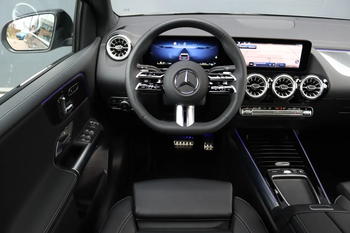 250 e AMG Line | Panoramadak | Memory | Distronic | AMG Exclusief-pakket | Trekhaak | Surround Camera | Leder | Dodehoekassistent | Mutlibeam LED |