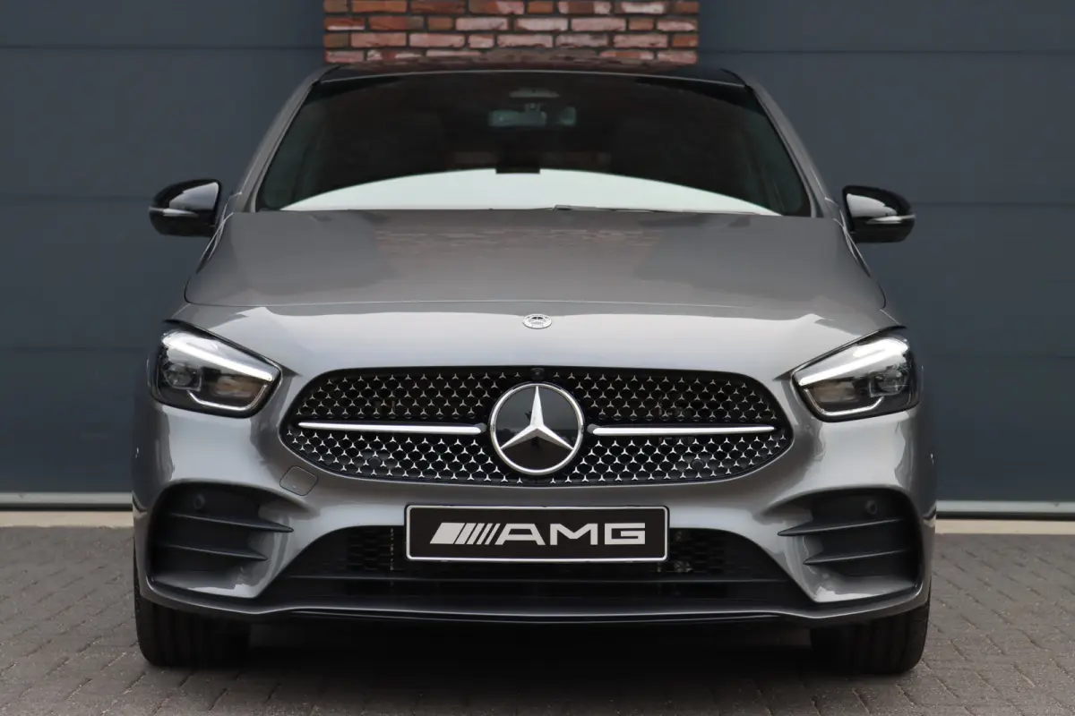 250 e AMG Line | Panoramadak | Memory | Distronic | AMG Exclusief-pakket | Trekhaak | Surround Camera | Leder | Dodehoekassistent | Mutlibeam LED |