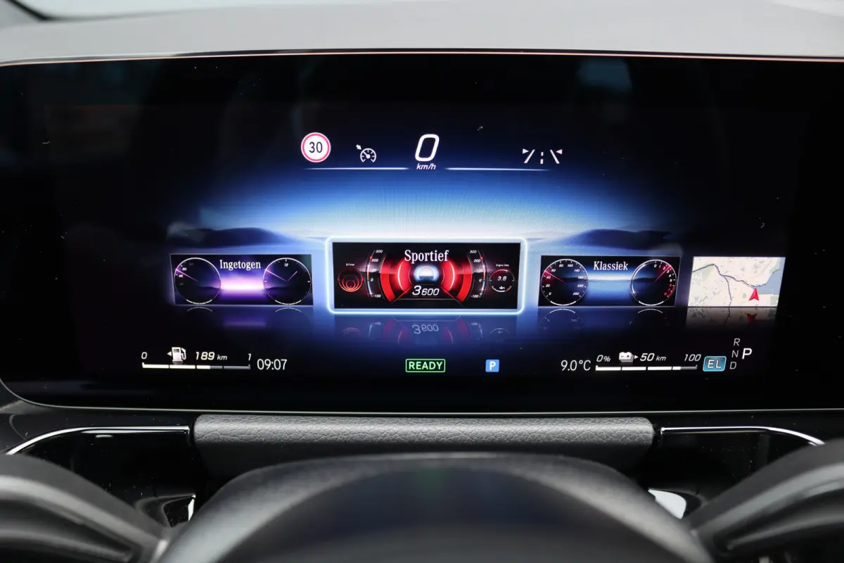 250 e AMG Line | Panoramadak | Memory | Distronic | AMG Exclusief-pakket | Trekhaak | Surround Camera | Leder | Dodehoekassistent | Mutlibeam LED |