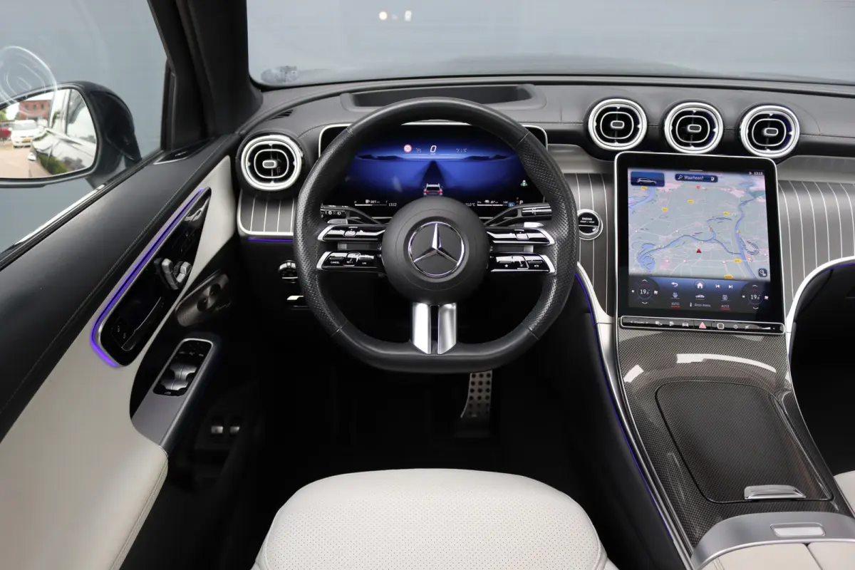 400e 4MATIC AMG Line | Panoramadak | Trekhaak | Memory | Burmester | Surround Camera | Keyless Go | Digital Light | Verwarmd Stuurwiel | HUD |