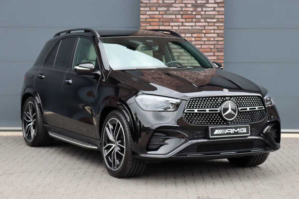 400 e 4MATIC AMG Line | Luchtvering | Distronic | Burmester | Verwarmd Stuurwiel | Panoramadak | Trekhaak | Stoelverwarming V+A | Augmented Reality | Surround Camera |