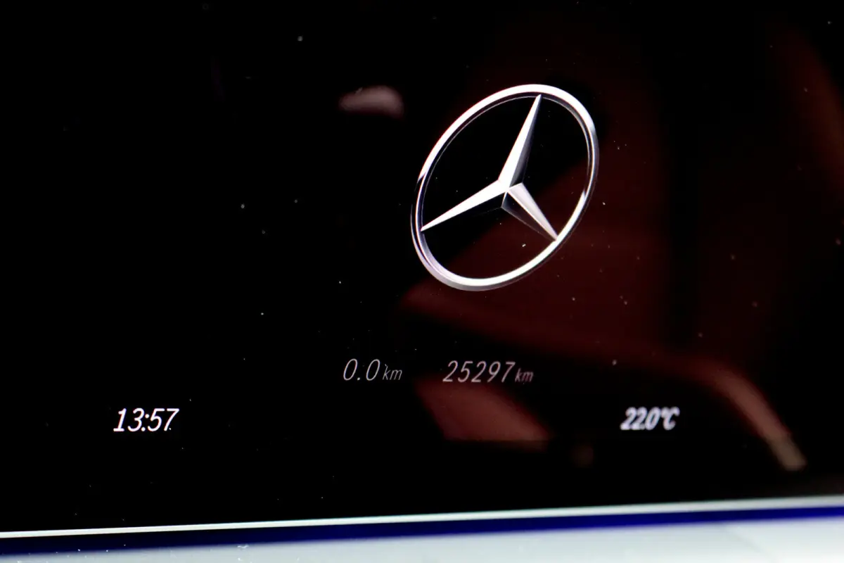 400 e 4MATIC AMG Line | Luchtvering | Distronic | Burmester | Verwarmd Stuurwiel | Panoramadak | Trekhaak | Stoelverwarming V+A | Augmented Reality | Surround Camera |