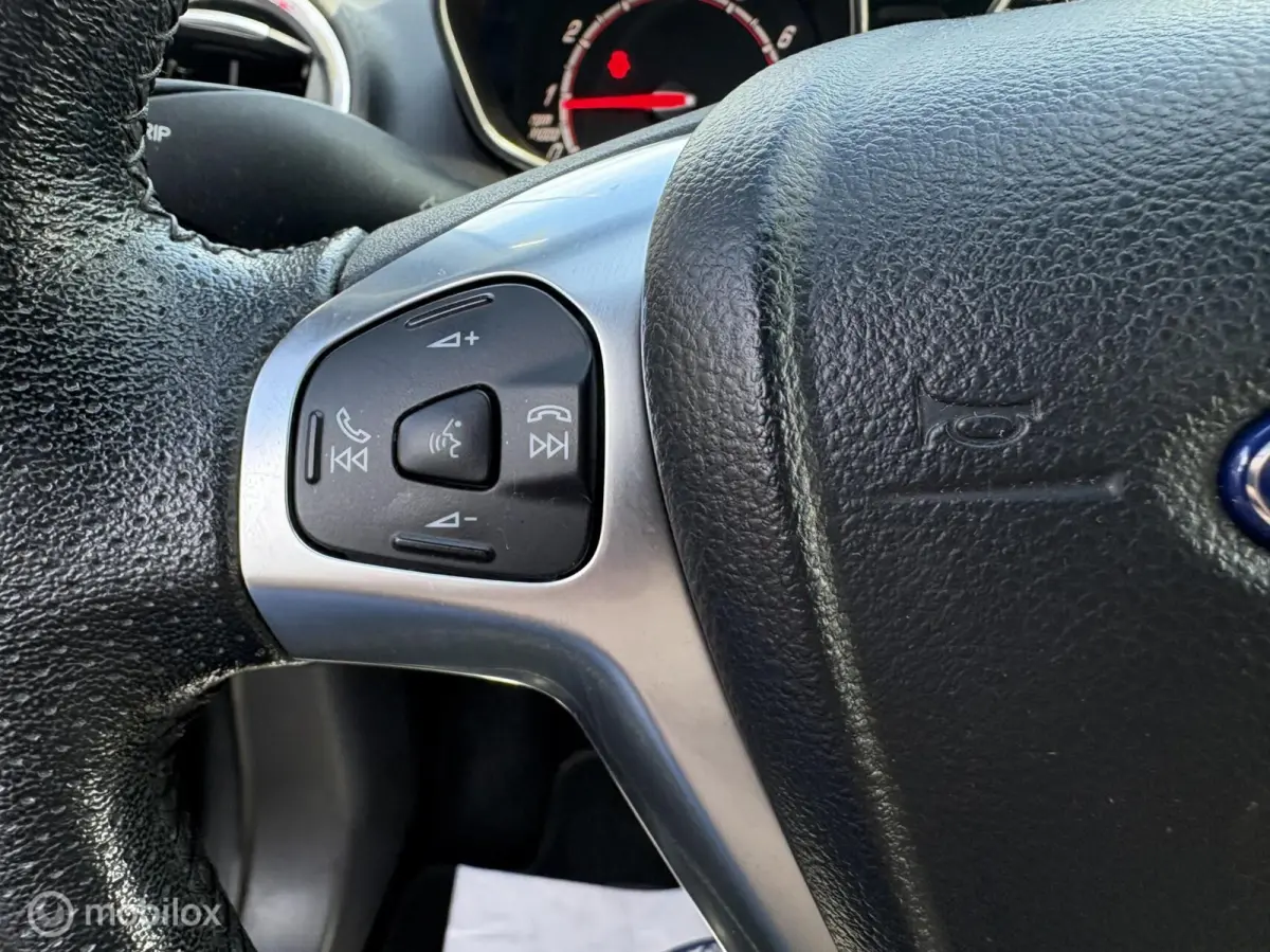 1.6 ST. CAMERA, NAVI, HALF LEDER