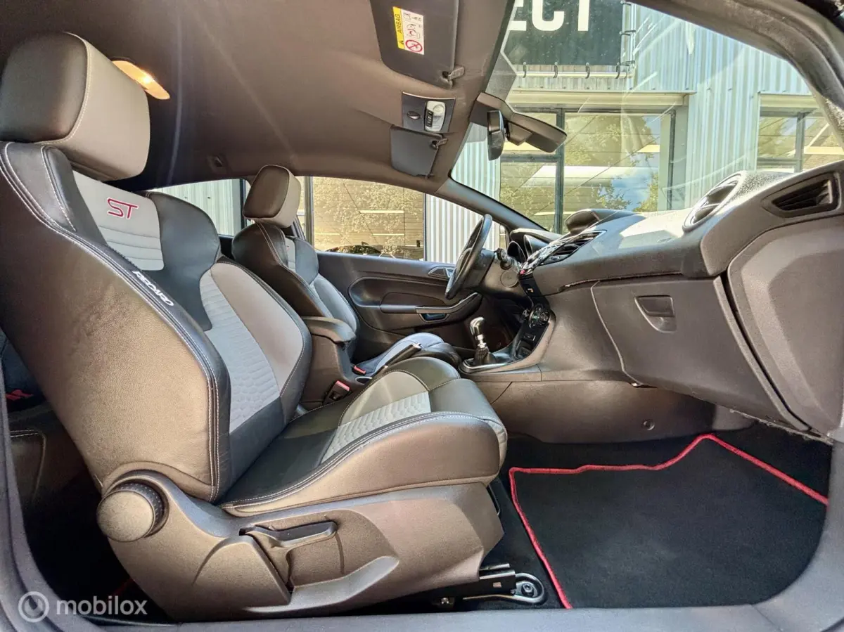 1.6 ST. CAMERA, NAVI, HALF LEDER