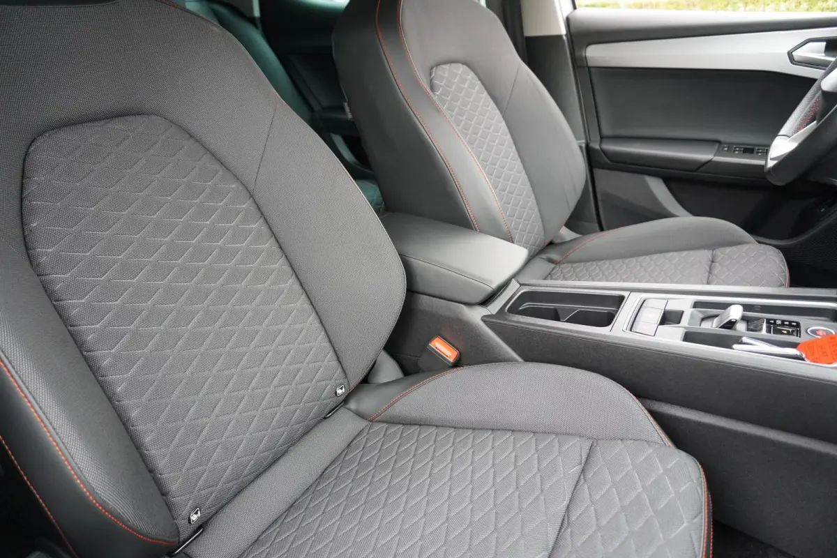 1.4 TSI eHybrid 204pk PHEV FR Business Intense | Stuur/Stoelverwarming | PDC Achter | Navigatie