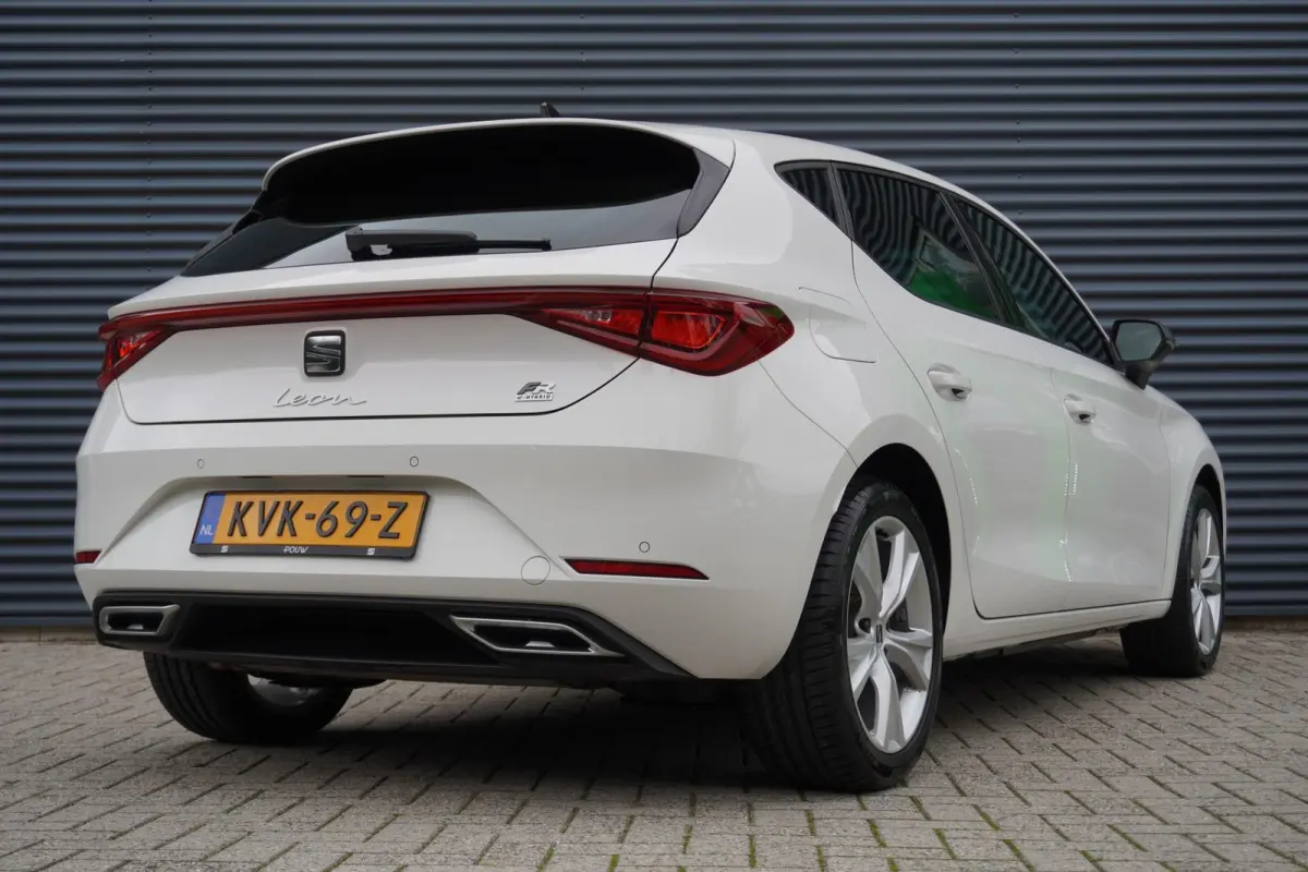 1.4 TSI eHybrid 204pk PHEV FR Business Intense | Stuur/Stoelverwarming | PDC Achter | Navigatie