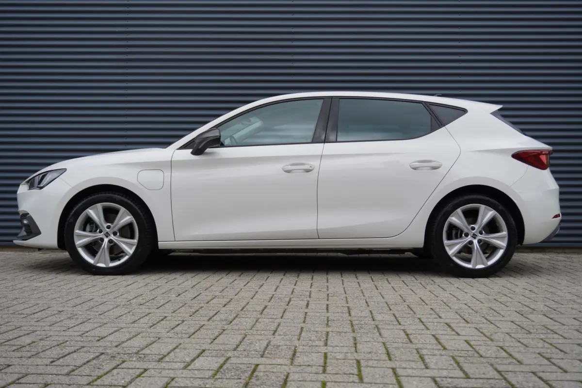 1.4 TSI eHybrid 204pk PHEV FR Business Intense | Stuur/Stoelverwarming | PDC Achter | Navigatie