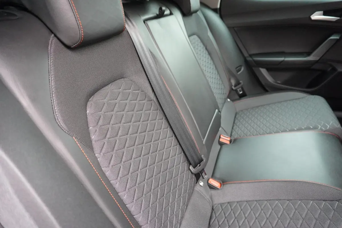1.4 TSI eHybrid 204pk PHEV FR Business Intense | Stuur/Stoelverwarming | PDC Achter | Navigatie
