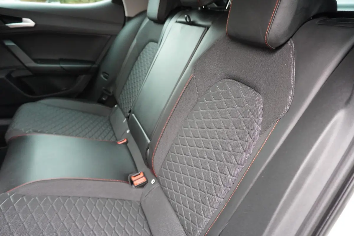 1.4 TSI eHybrid 204pk PHEV FR Business Intense | Stuur/Stoelverwarming | PDC Achter | Navigatie