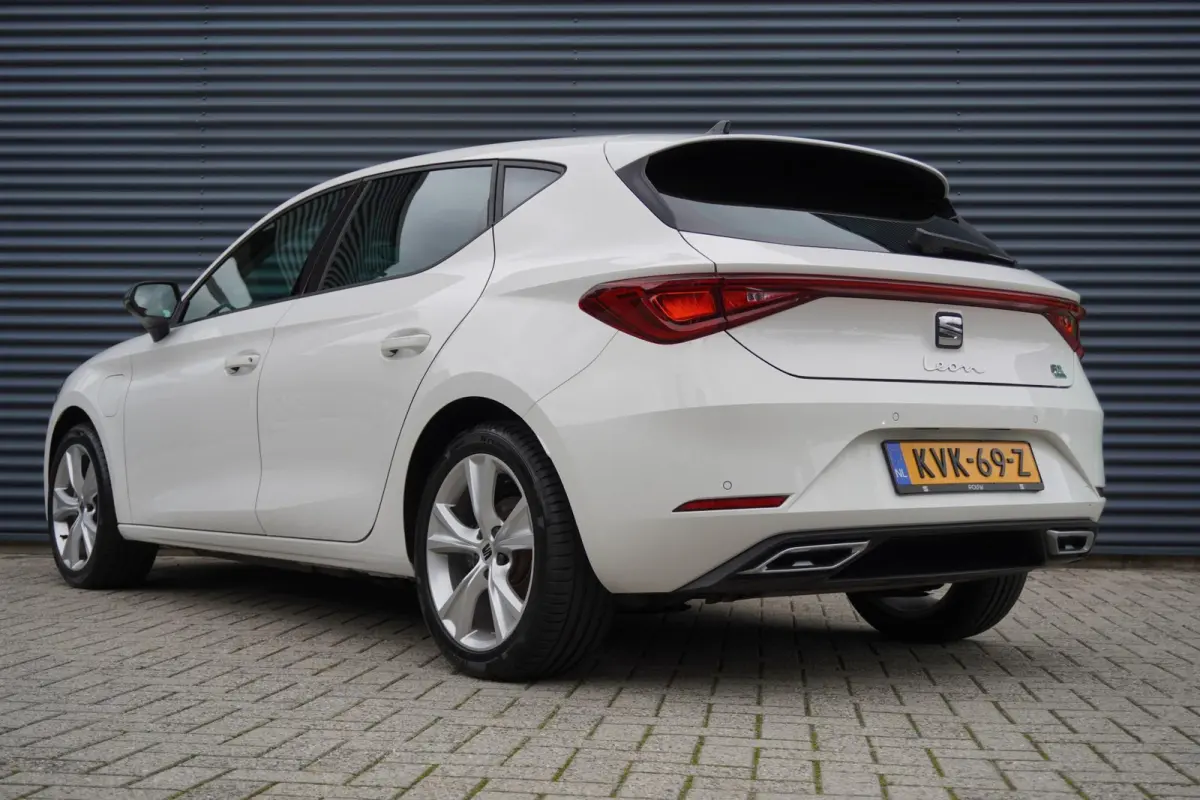 1.4 TSI eHybrid 204pk PHEV FR Business Intense | Stuur/Stoelverwarming | PDC Achter | Navigatie