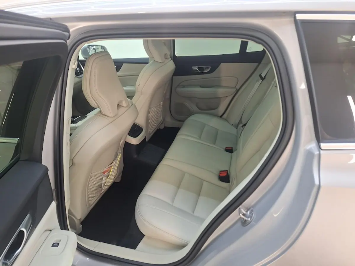 2.0 T6 Plug-in hybrid AWD Ultimate Bright BOMVOL | PANO | TREKH. | 360° | MASSAGE
