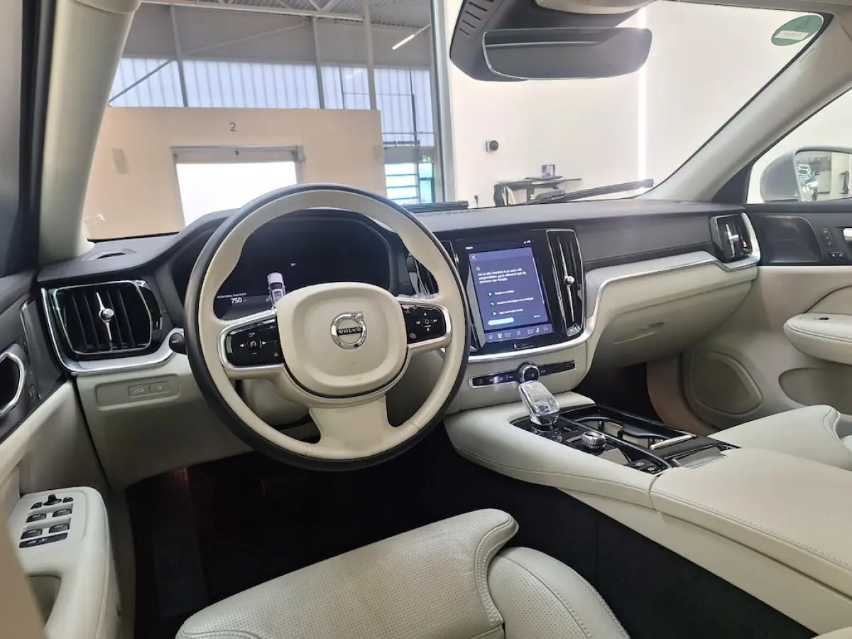 2.0 T6 Plug-in hybrid AWD Ultimate Bright BOMVOL | PANO | TREKH. | 360° | MASSAGE
