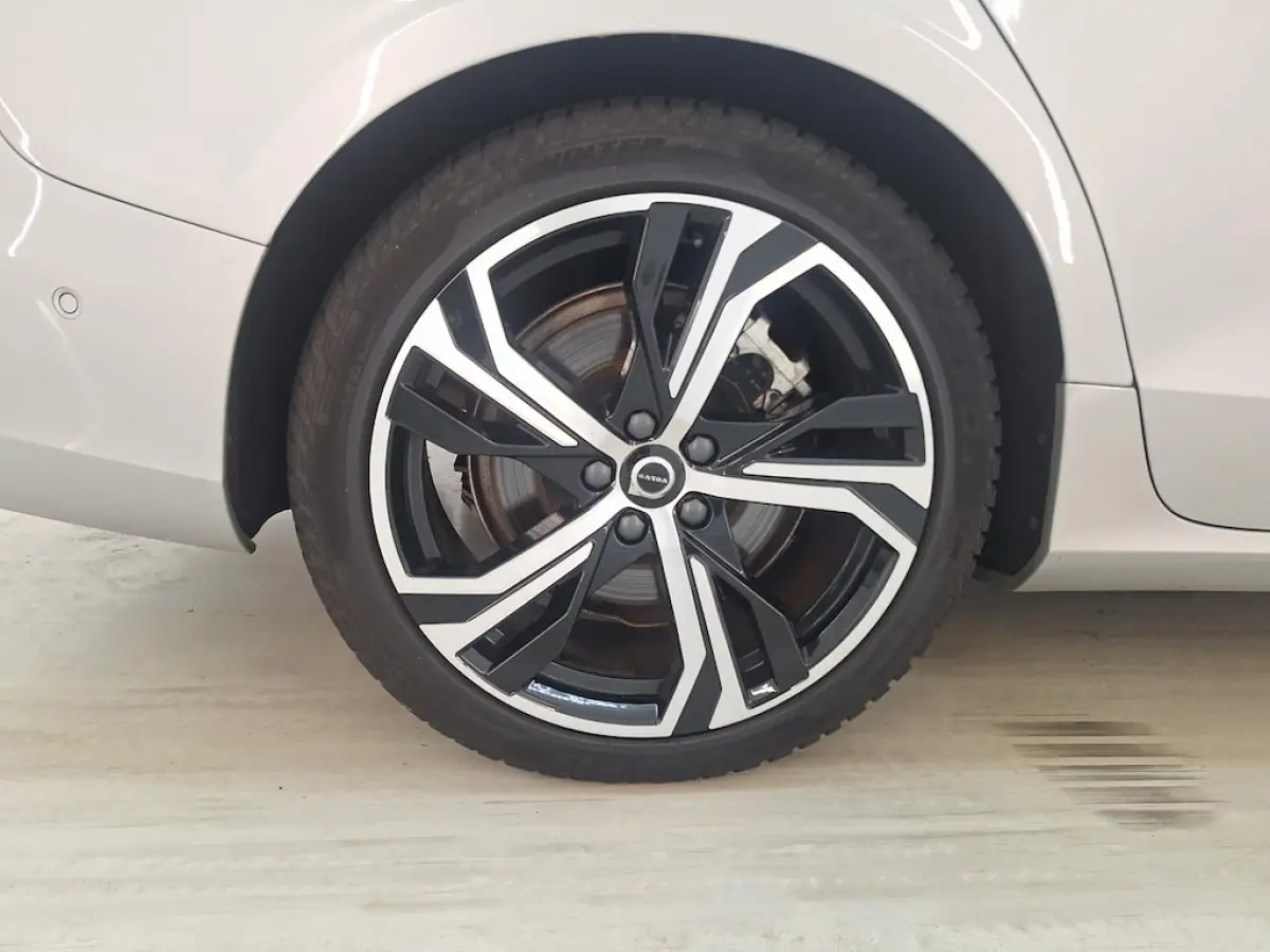 2.0 T6 Plug-in hybrid AWD Ultimate Bright BOMVOL | PANO | TREKH. | 360° | MASSAGE