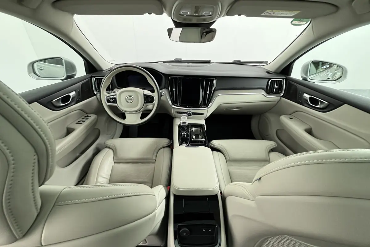 2.0 T6 Plug-in hybrid AWD Ultimate Bright BOMVOL | PANO | TREKH. | 360° | MASSAGE