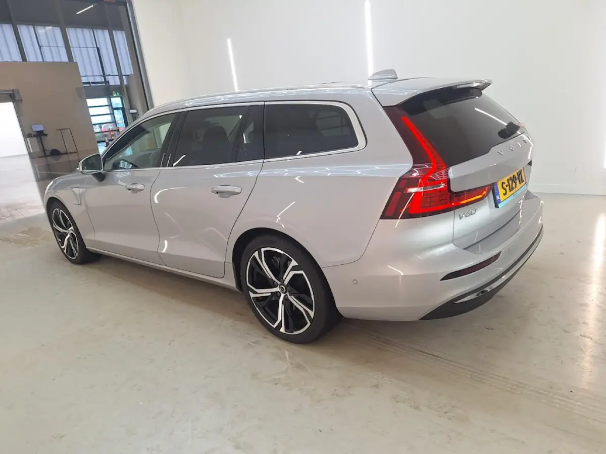 2.0 T6 Plug-in hybrid AWD Ultimate Bright BOMVOL | PANO | TREKH. | 360° | MASSAGE