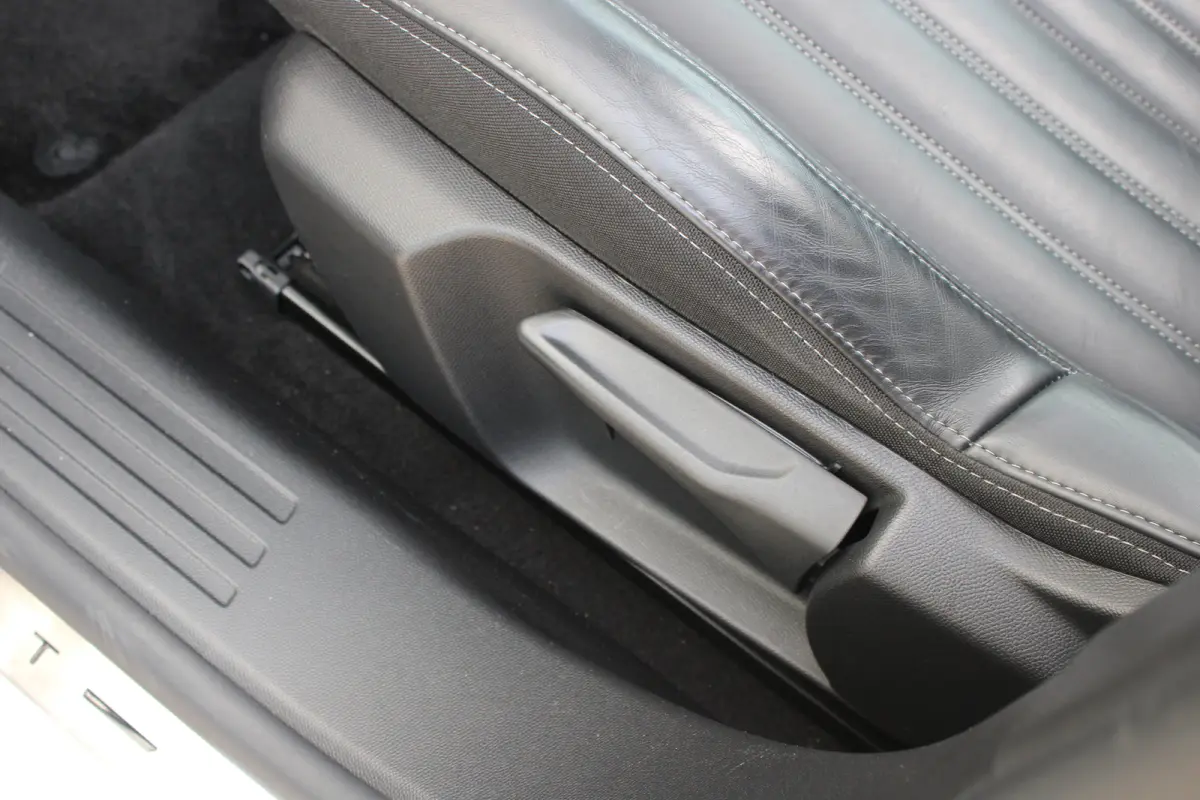 EV GT Pack 50 kWh | Fase 3 laden | SOH 97,50% | Panorama/schuifdak | Lederen bekleding | Stoelverwarming | NL auto |