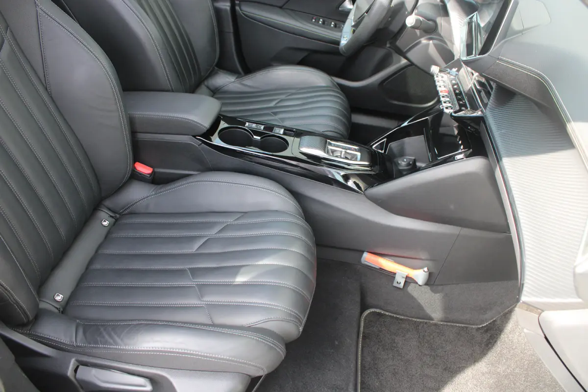 EV GT Pack 50 kWh | Fase 3 laden | SOH 97,50% | Panorama/schuifdak | Lederen bekleding | Stoelverwarming | NL auto |