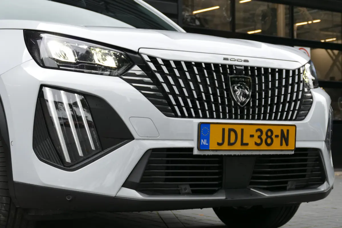 1.2 HYRBRID 145PK ALLURE AUTOMAAT / CAMERA V+A / KEYLESS / FULL-LED / 8 JAAR GARANTIE / NAVI / CLIMA / PDC / BLUETOOTH / CRUISECONTROL / 1E EIGENAAR / SCHITTERENDE STAAT !!
