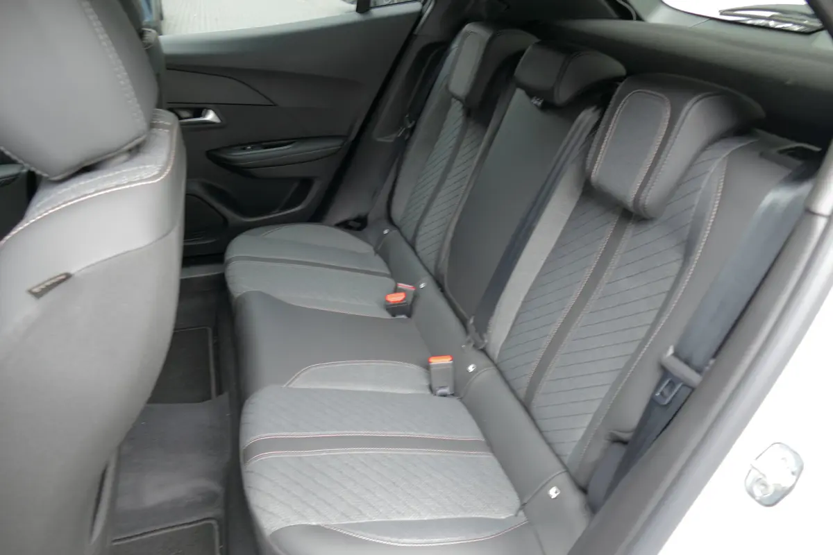 1.2 HYRBRID 145PK ALLURE AUTOMAAT / CAMERA V+A / KEYLESS / FULL-LED / 8 JAAR GARANTIE / NAVI / CLIMA / PDC / BLUETOOTH / CRUISECONTROL / 1E EIGENAAR / SCHITTERENDE STAAT !!