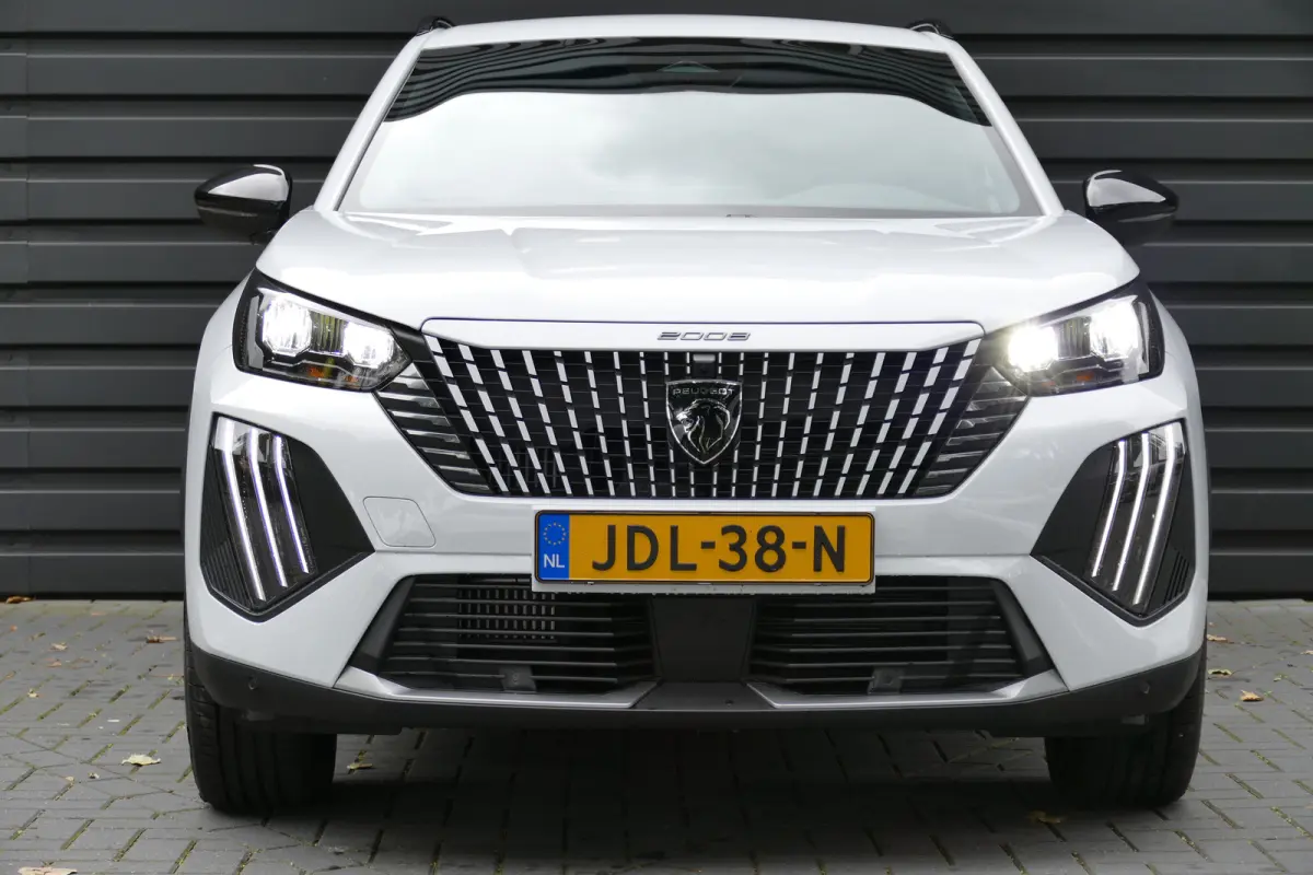 1.2 HYRBRID 145PK ALLURE AUTOMAAT / CAMERA V+A / KEYLESS / FULL-LED / 8 JAAR GARANTIE / NAVI / CLIMA / PDC / BLUETOOTH / CRUISECONTROL / 1E EIGENAAR / SCHITTERENDE STAAT !!