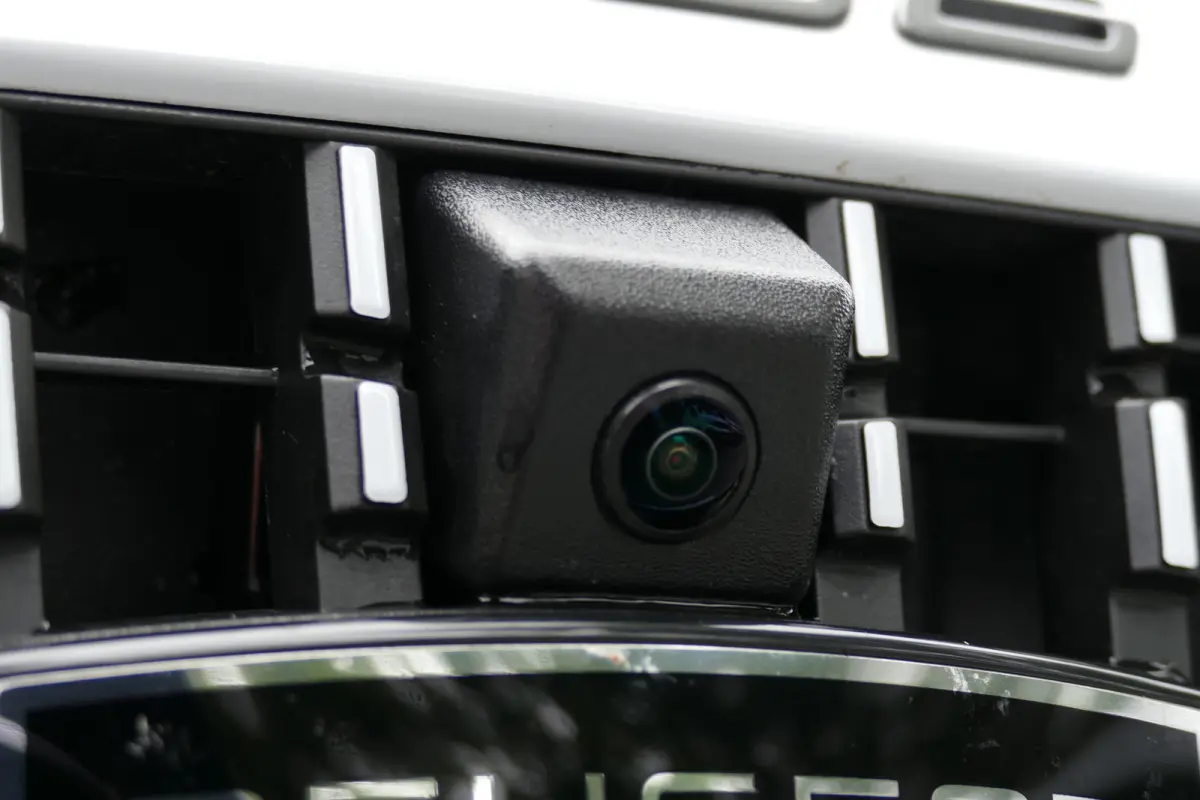 1.2 HYRBRID 145PK ALLURE AUTOMAAT / CAMERA V+A / KEYLESS / FULL-LED / 8 JAAR GARANTIE / NAVI / CLIMA / PDC / BLUETOOTH / CRUISECONTROL / 1E EIGENAAR / SCHITTERENDE STAAT !!
