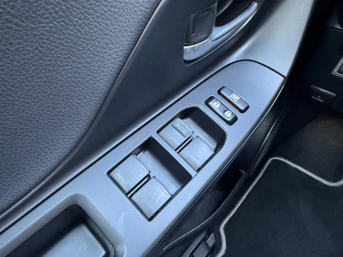 1.5 Hybrid Y20 EXCLUSIVE EDITION GARANTIE TOT 2030 KEYLESS NAVIGATIE LM VELGEN CAMERA CRUISE CONTROL