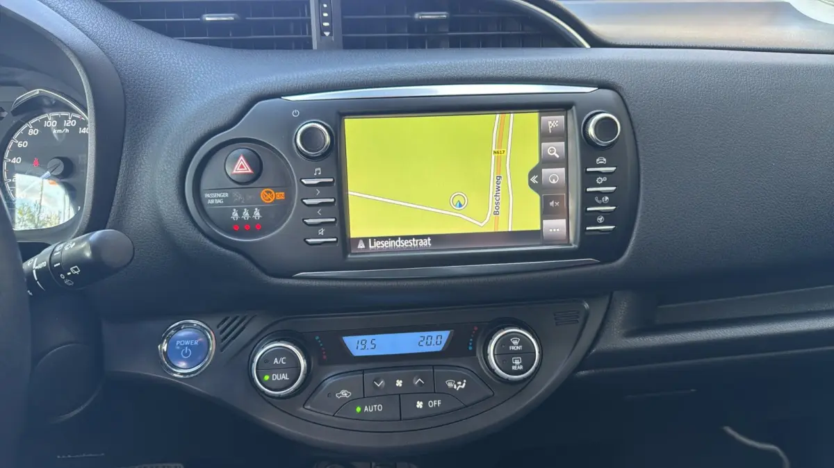 1.5 Hybrid Y20 EXCLUSIVE EDITION GARANTIE TOT 2030 KEYLESS NAVIGATIE LM VELGEN CAMERA CRUISE CONTROL
