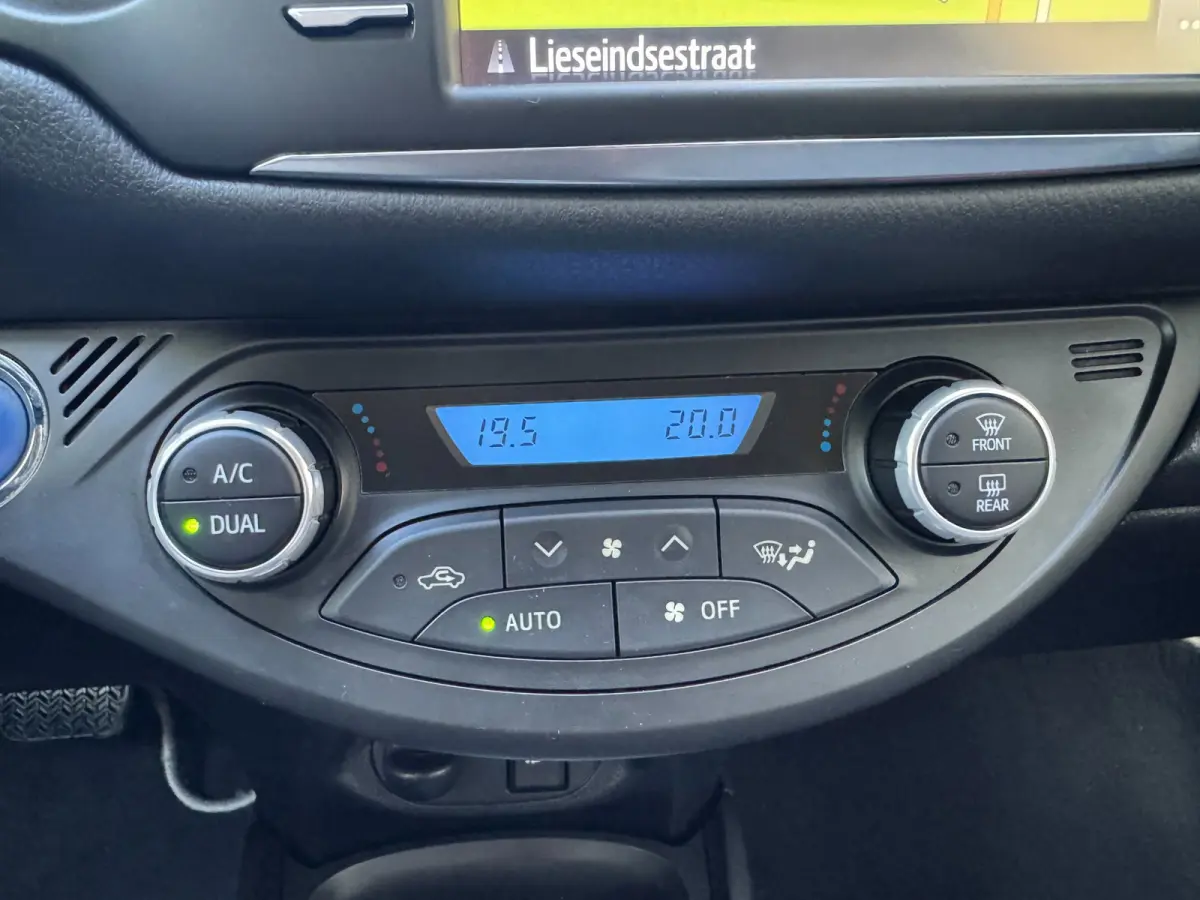 1.5 Hybrid Y20 EXCLUSIVE EDITION GARANTIE TOT 2030 KEYLESS NAVIGATIE LM VELGEN CAMERA CRUISE CONTROL