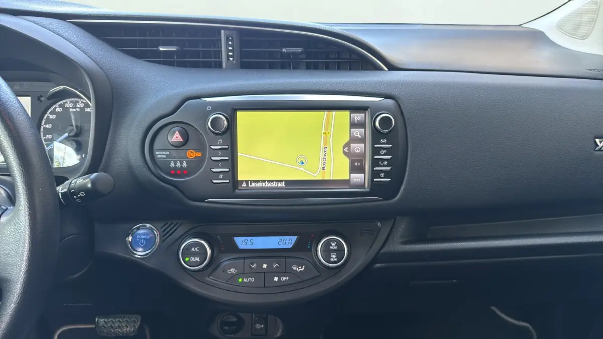 1.5 Hybrid Y20 EXCLUSIVE EDITION GARANTIE TOT 2030 KEYLESS NAVIGATIE LM VELGEN CAMERA CRUISE CONTROL