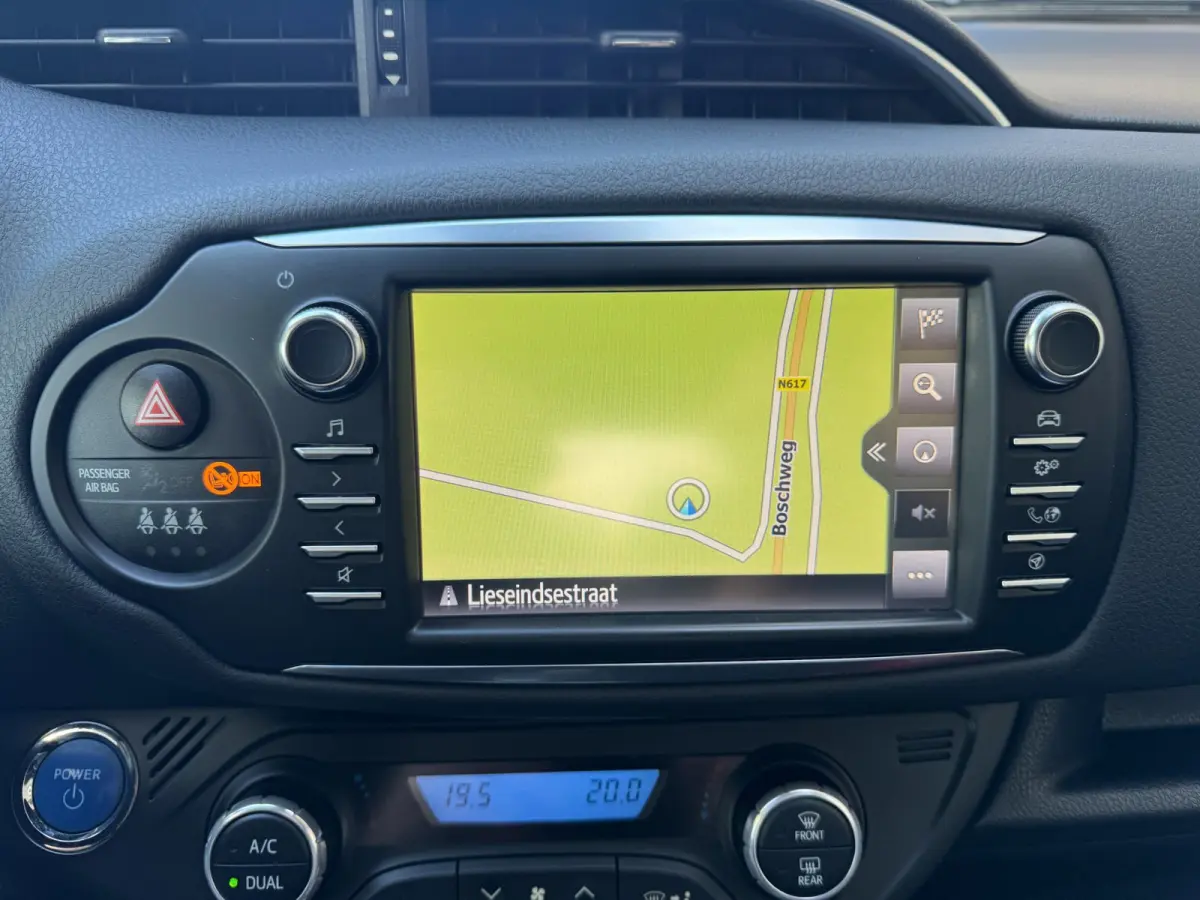 1.5 Hybrid Y20 EXCLUSIVE EDITION GARANTIE TOT 2030 KEYLESS NAVIGATIE LM VELGEN CAMERA CRUISE CONTROL