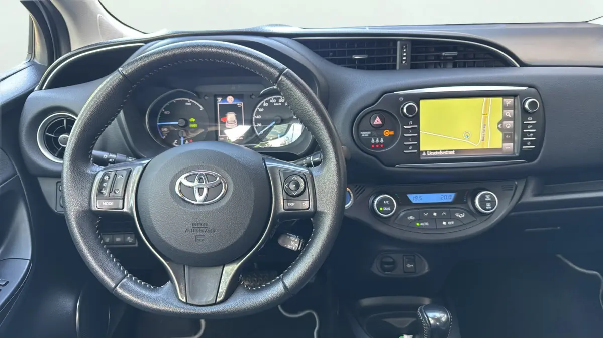 1.5 Hybrid Y20 EXCLUSIVE EDITION GARANTIE TOT 2030 KEYLESS NAVIGATIE LM VELGEN CAMERA CRUISE CONTROL