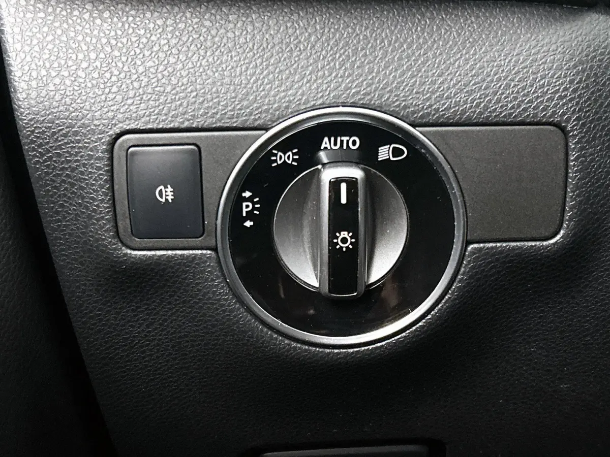 180 | Automaat | Panoramadak | Cruise Control | Lichtmetalen Velgen |